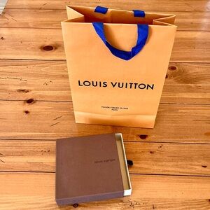 LOUIS VUITTON PAPER TOTE BAG & CARDBOARD BOX (empty) in EXCELLENT CONDITION